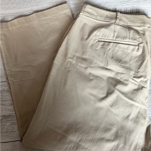 Lane Bryant The Allie Slacks Pants Trousers Tan Khaki 26W Short - Picture 1 of 9